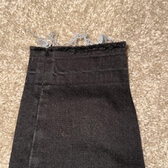 Spanx Distressed Skinny Pull-On Jeans High Rise Raw Hem in Black, XS. B8 - Picture 5 of 7